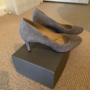 Suede pumps